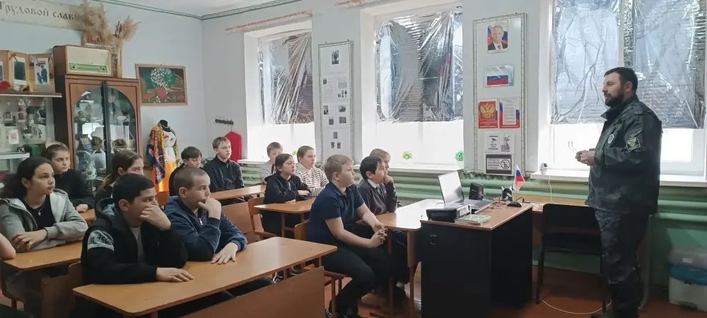 Профилактическая беседа с учащимися МБОУ Маныч-Балабинской ООШ