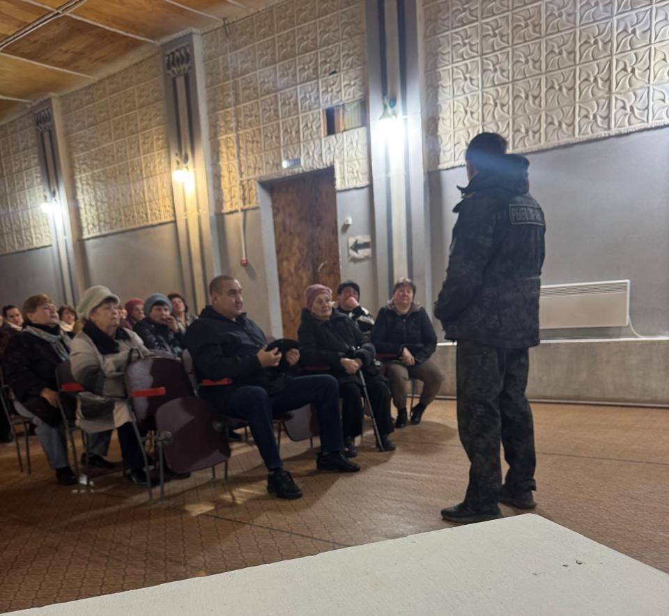 Инспектор встретился с жителями Котельниковского сельского поселения