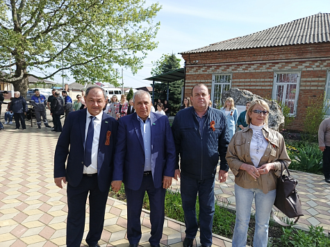  07.05.26г. в пгт Тлюстенхабль состоялось торжественное открытие Вечного огня  на территории мемориального комплекса «Вечная слава погибшим войнам». В рамках мероприятия прошла церемония возложения венков и цветов, посвященная предстоящему празднику – 9 М