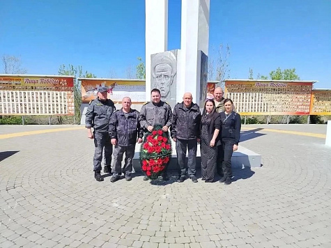 В преддверии 81-и годовщины Дня Победы сотрудники Цимлянского отдела рыбоохраны возложили цветы к мемориалам военных лет в память о погибших в годы Великой Отечественной войны. В г.Серафимович зам. начальника Зотов С.В. совместно с коллективом Серафимович