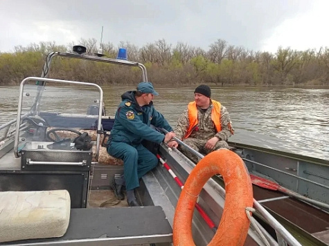 Разъяснительная работа на местах.  	11 апреля 2026г государственным инспектором Цимлянского отдела Ширяшкиным А.А. совместно с сотрудниками Серафимовичского инспекторского отдела Центра ГИМС ГУ МЧС России по Волгоградской области проведен рейд на р. Дон в